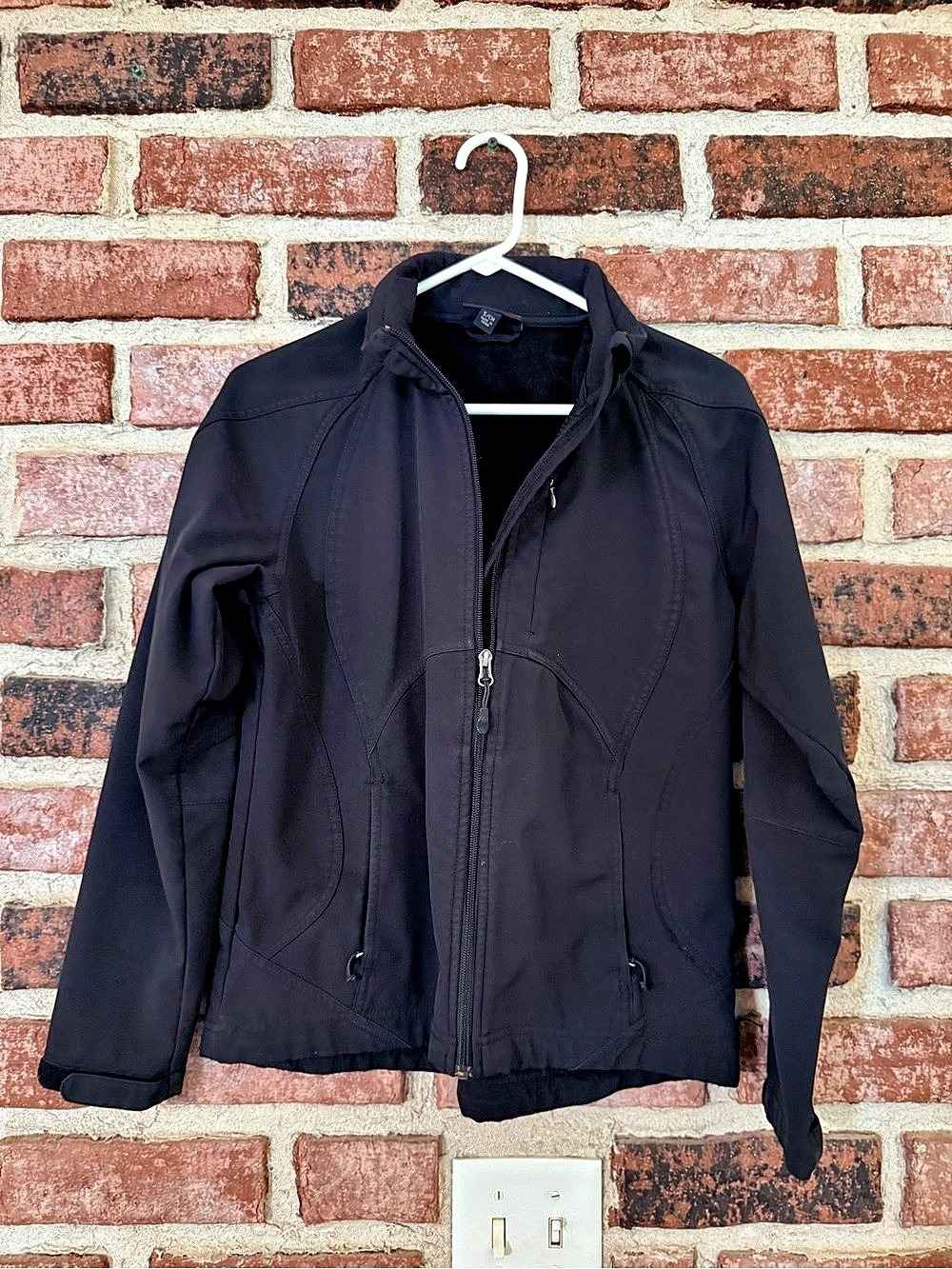Double Diamond Women's Black Zip Jacket Size Small